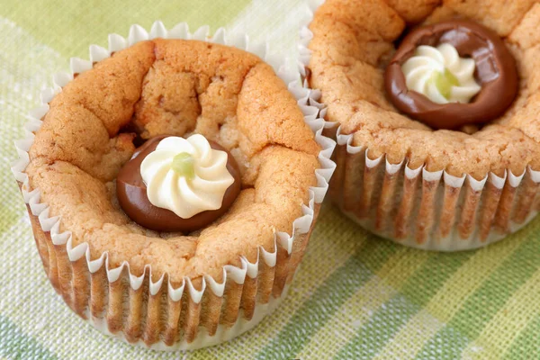 Närbild Hög Vinkel Syn Hemlagad Läckra Mini Cheesecakes Med Hasselnöt — Stockfoto