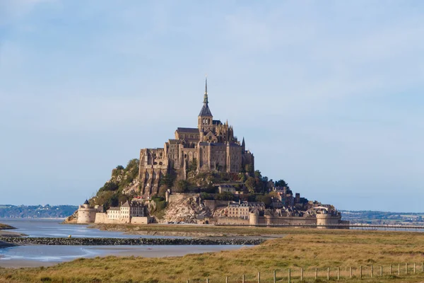 Mont Saint Michel Adası Sular Çekildiğinde — Stok fotoğraf