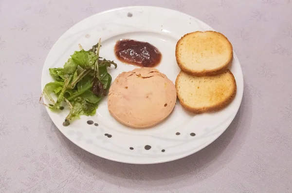 Placa Foie Gras Con Tostadas Lechuga Mermelada Higo — Foto de Stock