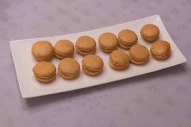 Foie gras 'lı tuzlu badem kurabiyesinin tadı aperatif gibi.