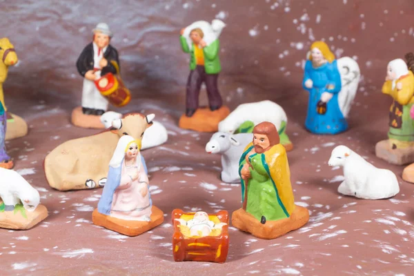 Szopka Bożonarodzeniowa Prowansalskimi Figurkami Kołyski Terakocie — Zdjęcie stockowe
