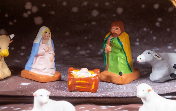 Szopka Bożonarodzeniowa Prowansalskimi Figurkami Terakocie — Zdjęcie stockowe