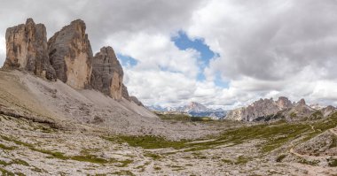 Dolomitler İtalya 'sında Dreizinnen ya da Tre Cime di Lavaredo
