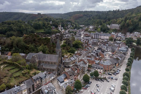 Vanuit Lucht Uitzicht Oude Kleine Stad Met Kathedraal Bergen — Stockfoto
