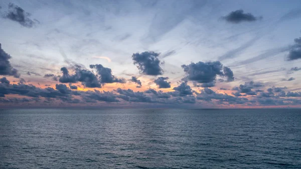 Plan Panoramique Magnifique Coucher Soleil Sur Mer — Photo