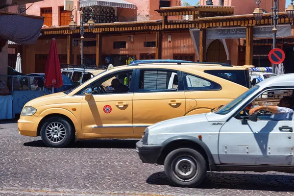 Marrakesh Morocco 2017 Pohled Žluté Taxi Auto Silnici Marrákeši Slunečného — Stock fotografie