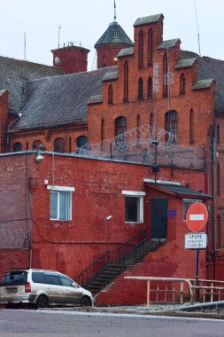 GVARDEYSK, RUSSIA - 14 Aralık 2013: Gvardeysk 'teki Ortaçağ Töton şatosu Tapiau (uzun süre bir hapishane olarak kullanıldı). Kalininingrad bölgesi. 