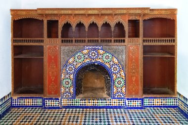 MARRAKESH, MoroCCO - Haziran 05, 2017: Bahia Sarayı 'nın İçi. 19. yüzyılın sonlarında Marakeş 'te bir saray. Günümüzde şehrin en ünlü tarihi anıtı ve turistik yeridir..