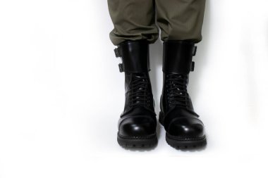 erkek ayakkabıları beyaz arkaplanda siyah izole