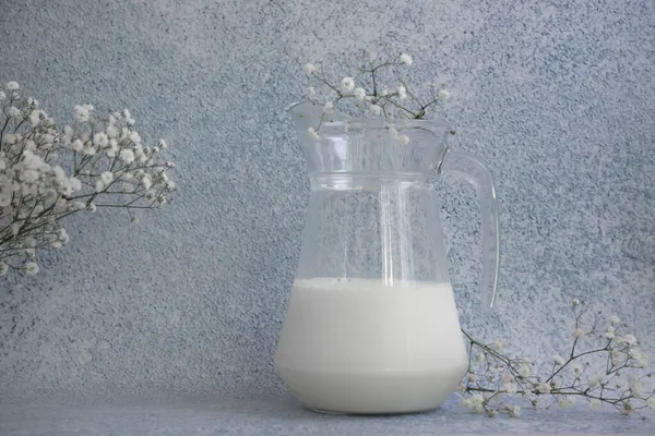 Fles Melk Een Oude Achtergrond — Stockfoto