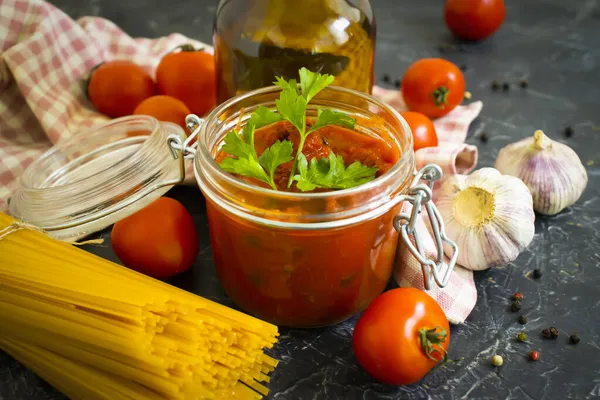 Concentrato Pomodoro Pasta Secca Fondo Cemento — Foto Stock