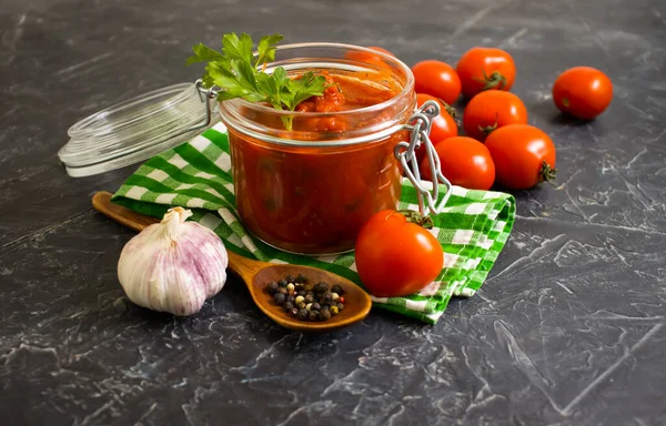 Concentrato Pomodoro Pasta Secca Fondo Cemento — Foto Stock