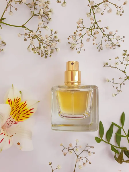 Bouteille Fleur Parfum — Photo