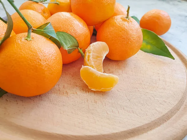 Mandarinas Frescas Sobre Fondo Hormigón —  Fotos de Stock