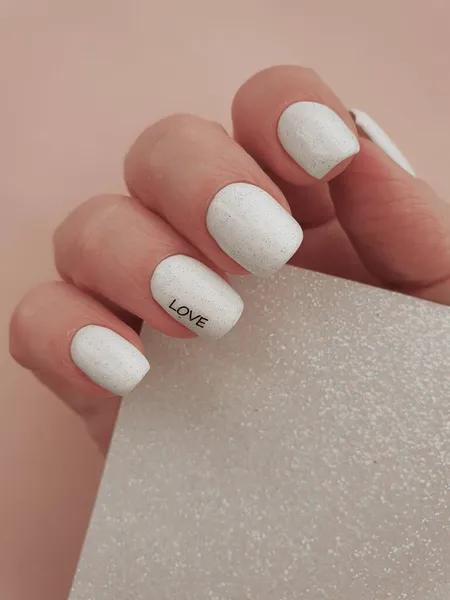 Kobieta Ręka Piękny Manicure — Zdjęcie stockowe