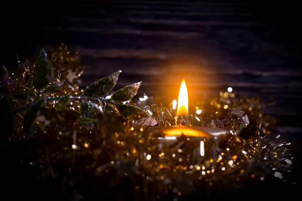 Şenlikli Noel Arkaplanı Mum Noel Ağacı Dalı — Stok fotoğraf