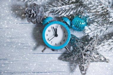 Saat şubesi. Güzel noel arkaplanı.