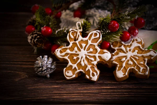 Leckere Weihnachten Lebkuchen Weihnachtsbaum Zweig — Stockfoto
