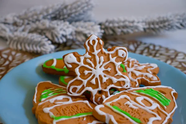 Delicious Christmas Gingerbread Christmas Tree Branch — 图库照片