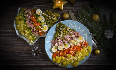 Tabak şenliğinde Olivier salatası