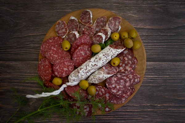 Délicieuse Saucisse Olives Fond Aneth Menu Assortiment — Photo