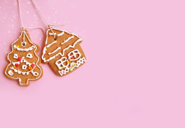 Weihnachten Lebkuchen Auf Farbigem Hintergrund — Stockfoto