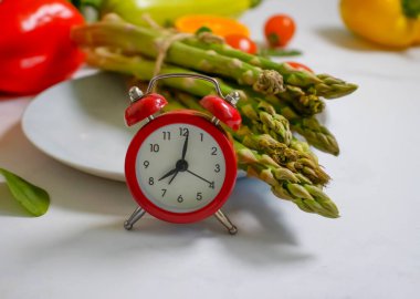 Taze sebzeler, çalar saat geçmişi.