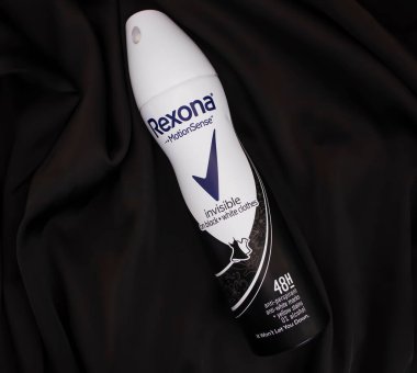 3 Eylül 2022 Ukrayna, ipek arka planda Kyiv Rekson deodorantı