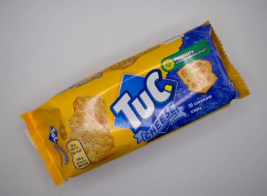 9 Nisan 2022, Ukrayna şehri Kyiv, Tuc Orijinal Atıştırmalık Krakerleri