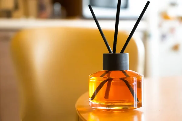 Perfumy Domu Szklanej Butelce — Zdjęcie stockowe