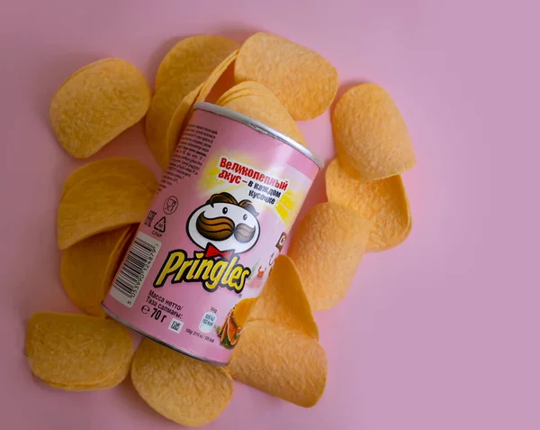 April 2022 Ukraine City Kyiv Pringles Chips Background — стоковое фото