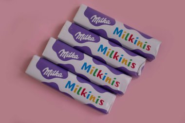 1 Mayıs 2022 Ukrayna şehri Kyiv sütlü çikolata Milka