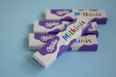 1 Mayıs 2022 Ukrayna şehri Kyiv sütlü çikolata Milka