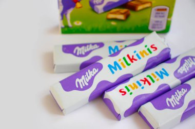 1 Mayıs 2022 Ukrayna şehri Kyiv sütlü çikolata Milka