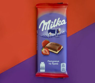 5 Mayıs 2022 Ukrayna, Kyiv çikolatalı Milka şehri. İsviçre marka çikolata şekerlemesidir.