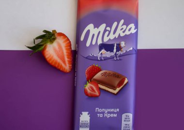 5 Mayıs 2022 Ukrayna, Kyiv çikolatalı Milka şehri. İsviçre marka çikolata şekerlemesidir.