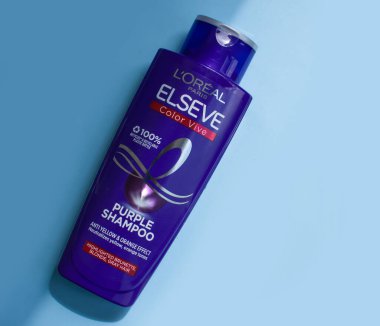 15 Mayıs 2022 Ukrayna, Loreal 'den Kyiv Şampuanı şehri.