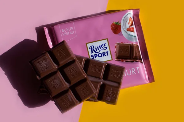 Junho 2022 Ucrânia Cidade Kyiv Chocolate Ritter Sport Fundo Colorido — Fotografia de Stock