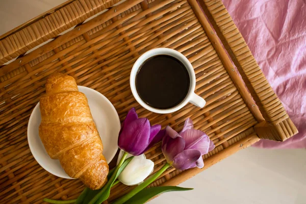 Tasse Café Tulipe Croissant Dans Chambre — Photo