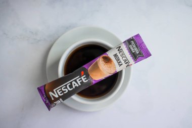 10 Temmuz 2022 Ukrayna şehri Kyiv, Nescafe şirketinden kahve çubuğu.