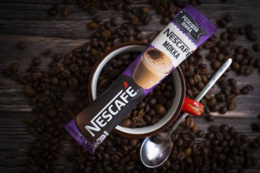 10 Temmuz 2022 Ukrayna şehri Kyiv, Nescafe şirketinden kahve çubuğu.