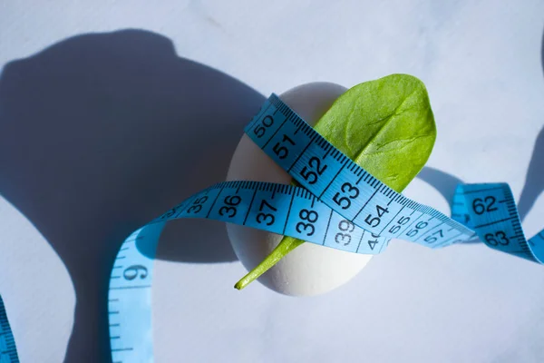 Egg Measuring Tape Lettuce Leaf — Stockfoto