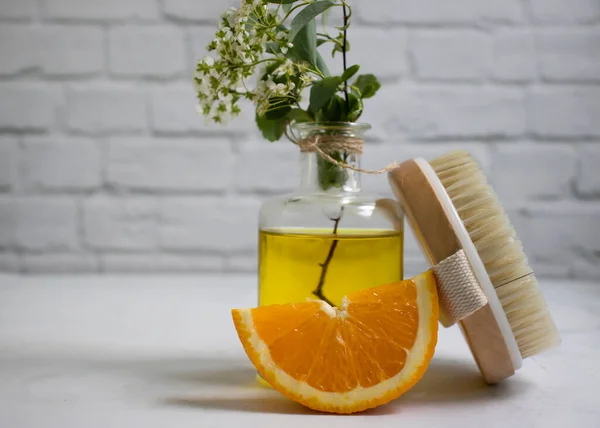 Massage Brush Orange Oil Flower — Foto Stock
