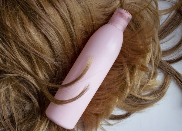 Cosmetic Shampoo Bottle Long Hair — Fotografie, imagine de stoc