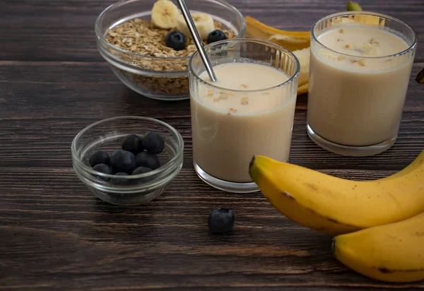 Banana Oatmeal Milk Wooden Background — Stock Photo, Image