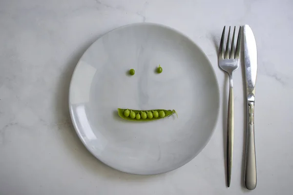Green Peas Empty Plate — 스톡 사진