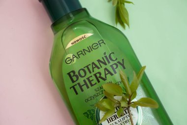 24 Nisan 2022 Ukrayna şehri Kyiv Botanik Terapisi Garnier şirketinin renkli bir geçmişi var.