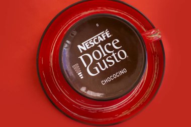 16 Ekim 2022 Ukrayna Kyiv şehri Nescafe dolce çikolatalı kapsül