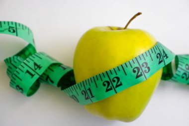 Hafif arkaplandaki Apple mezurası