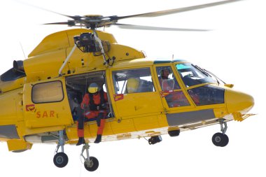 Kurtarma operasyonları ve kıyı sondajlarına kabadayılar taşımak için bir helikopter.